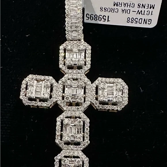 Real Gold and diamond charm( not moissanite) rock diamonds